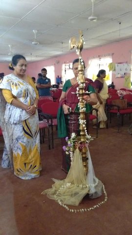 මධ්‍යම පළාත් වනිතා කටයුතු අමාත්‍යාංශය මගින් මෙහෙයවනු ලැබූ නාඋල ප්‍රාදේශීය ලේකම් කොට්ඨාසයේ අත්තිර මුද්‍රණ හා පරිසර හිතකාමී බෑග් නිෂ්පාදන පුහුණු පාඨමාලාවේ අවසන් ප්‍රදර්ශනය හා අළෙවි පොළ